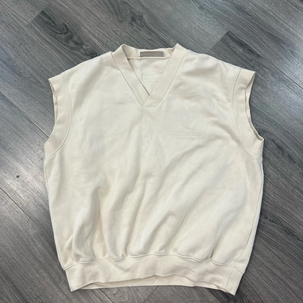 Essentials vest - Picture 1 of 7